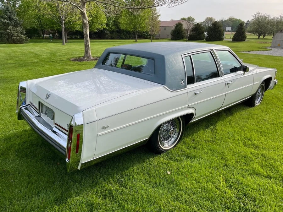 1987 Cadillac Brougham - Image 3 of 31