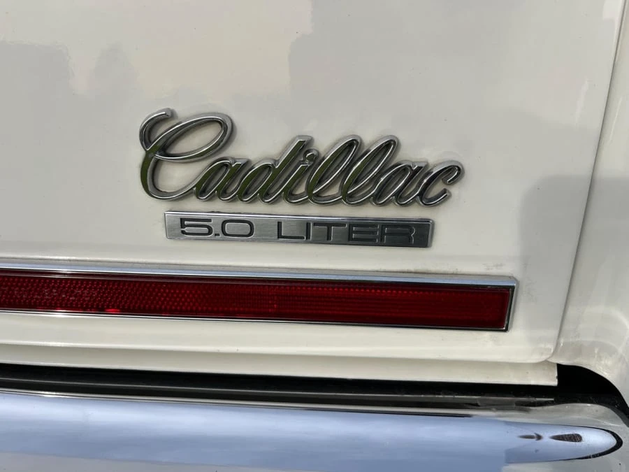1987 Cadillac Brougham - Image 12 of 31