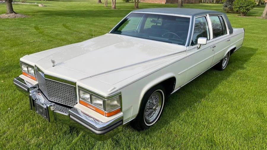 1987 Cadillac Brougham - Image 14 of 31