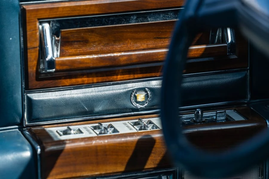 1987 Cadillac Brougham - Image 18 of 23