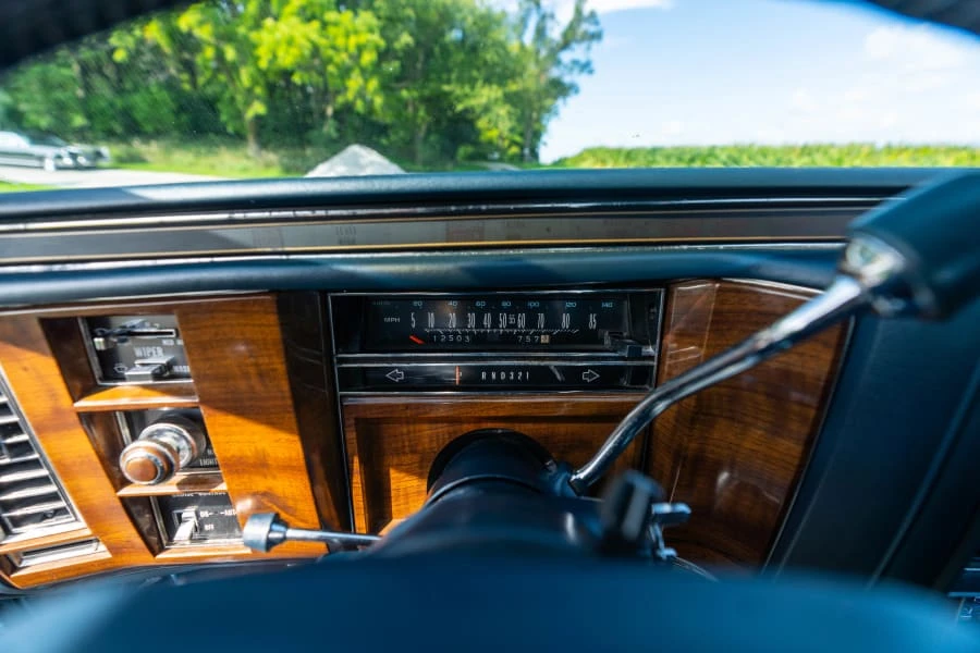 1987 Cadillac Brougham - Image 16 of 23