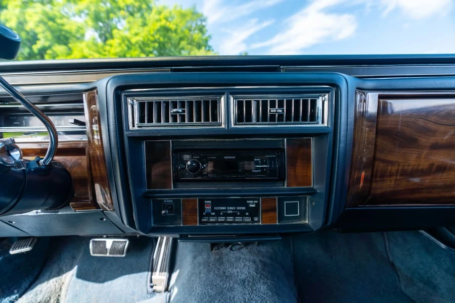 1987 Cadillac Brougham - Image 17 of 23