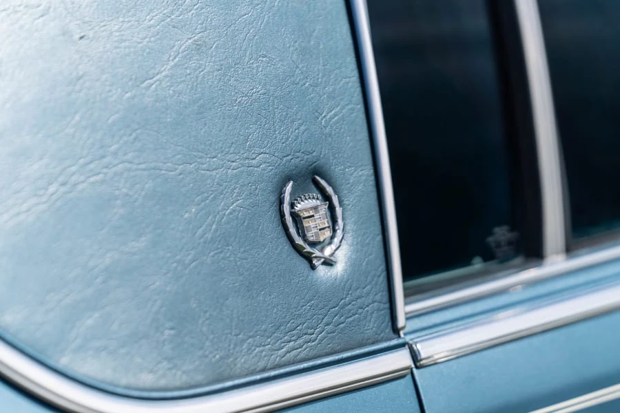 1987 Cadillac Brougham - Image 11 of 23