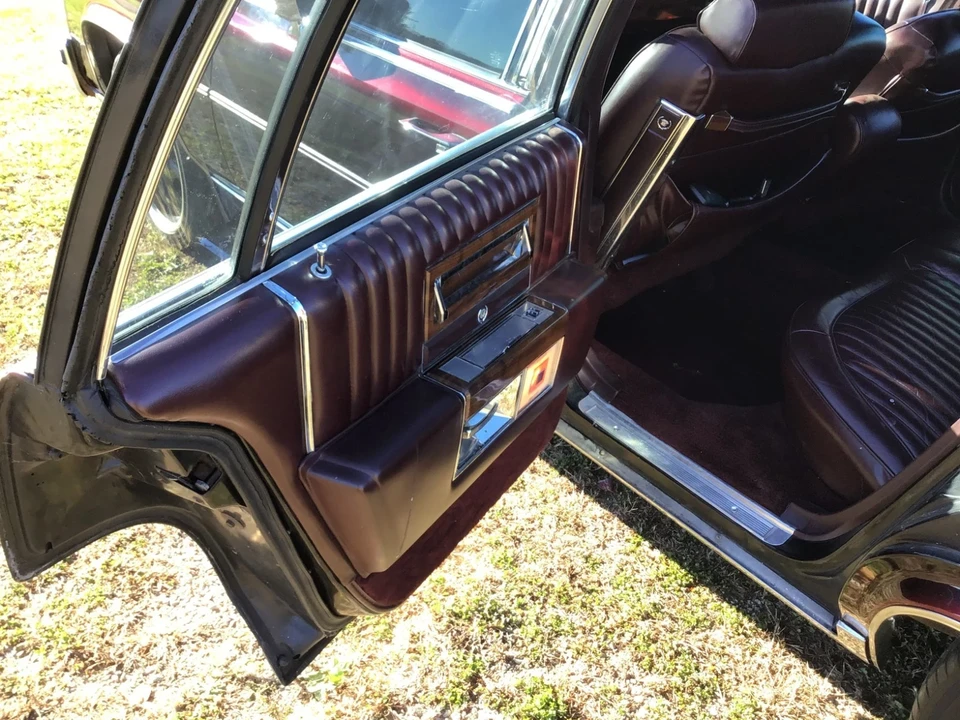 1987 Cadillac Brougham - Image 12 of 21