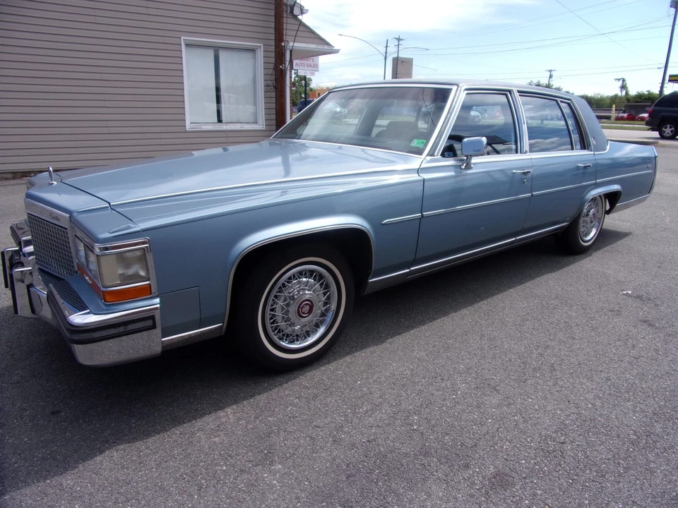 1987 Cadillac Brougham - Image 6 of 31