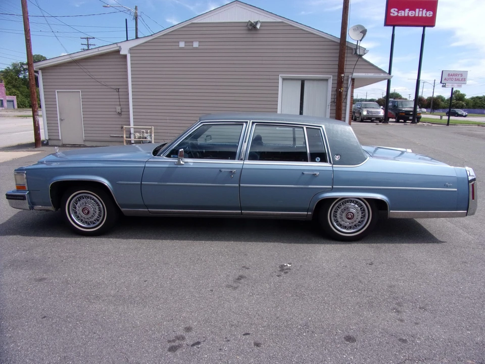 1987 Cadillac Brougham - Image 8 of 31