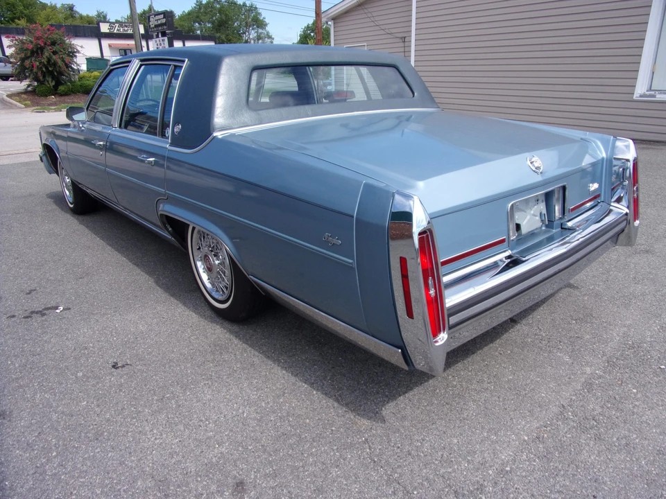 1987 Cadillac Brougham - Image 10 of 31