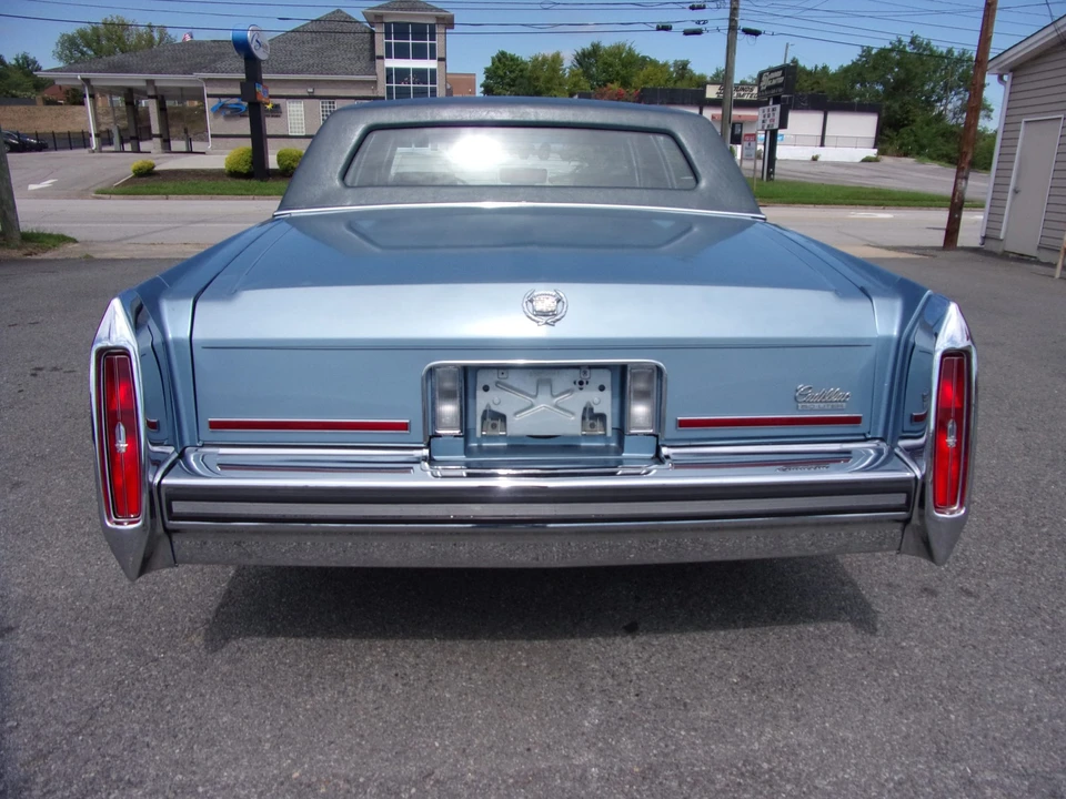 1987 Cadillac Brougham - Image 11 of 31
