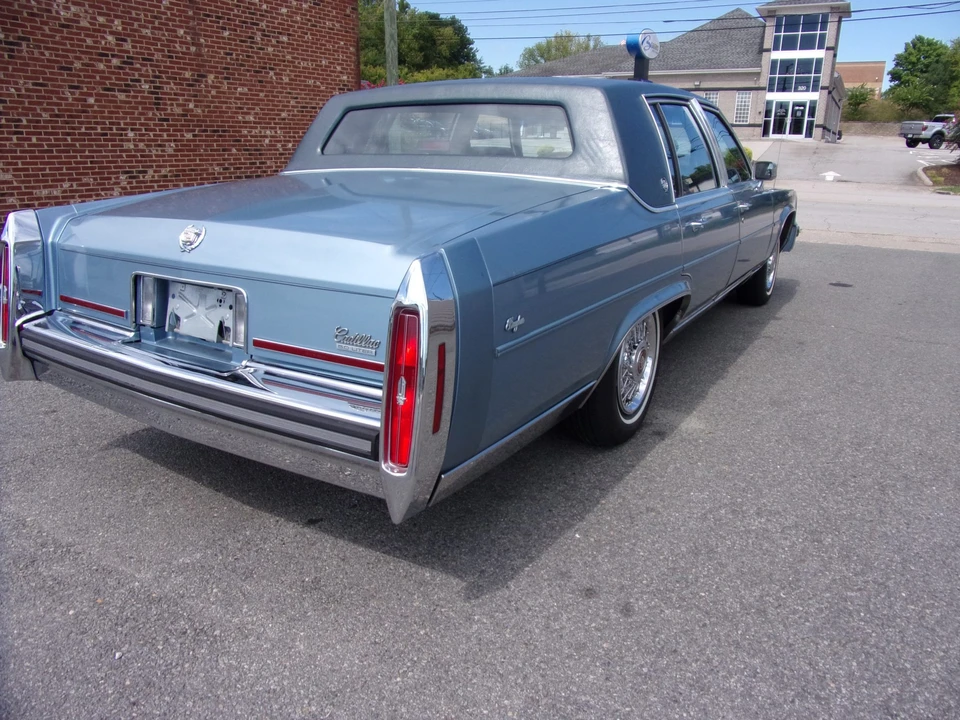 1987 Cadillac Brougham - Image 12 of 31