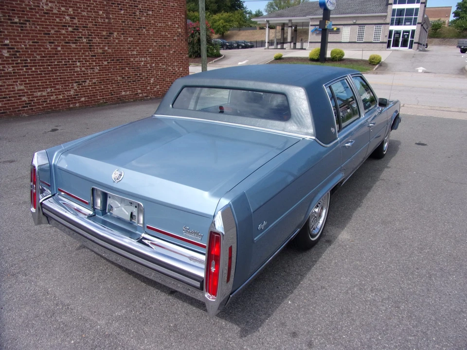 1987 Cadillac Brougham - Image 13 of 31
