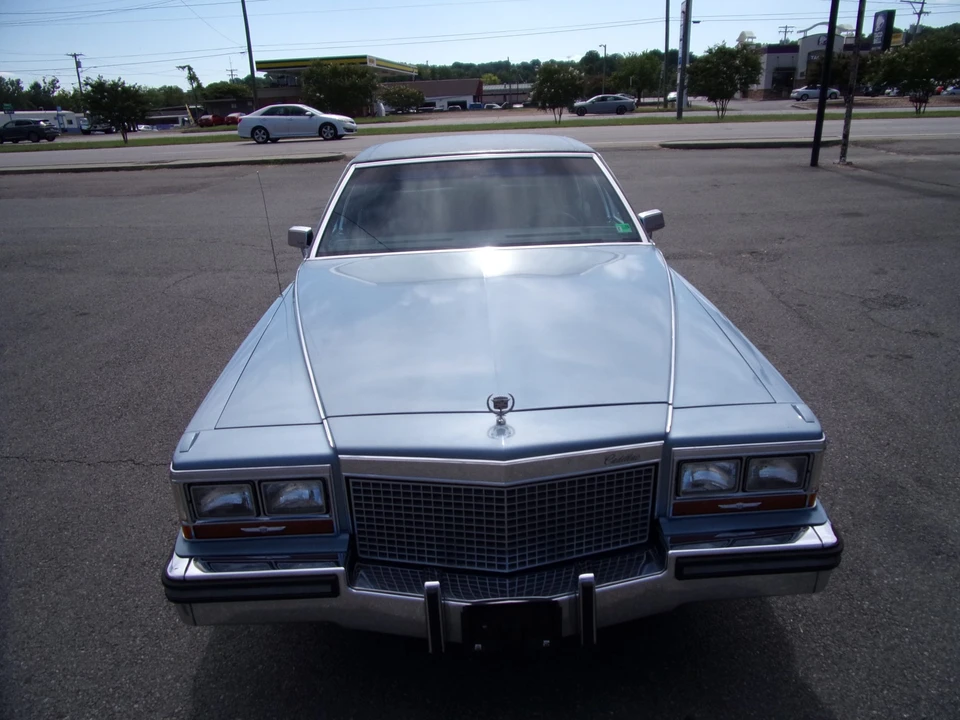 1987 Cadillac Brougham - Image 4 of 31