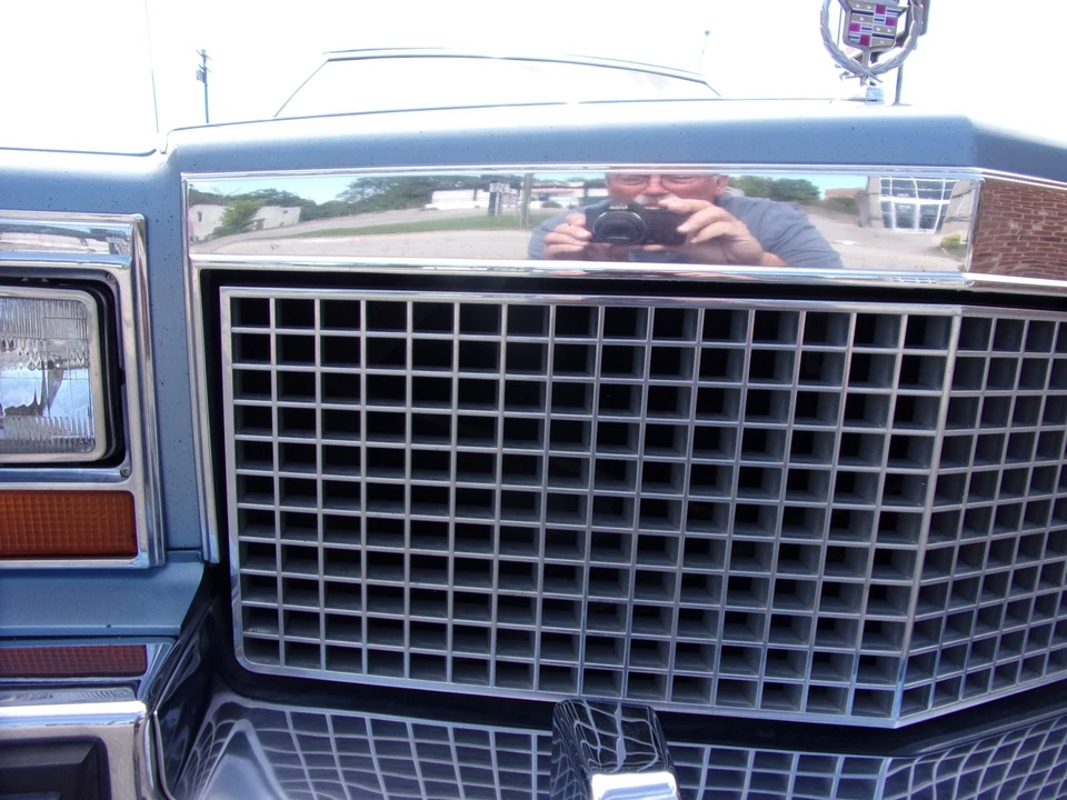 1987 Cadillac Brougham - Image 19 of 31