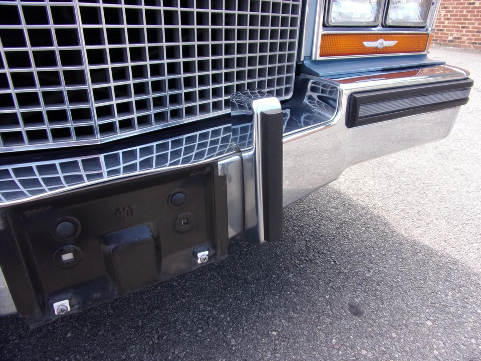 1987 Cadillac Brougham - Image 21 of 31