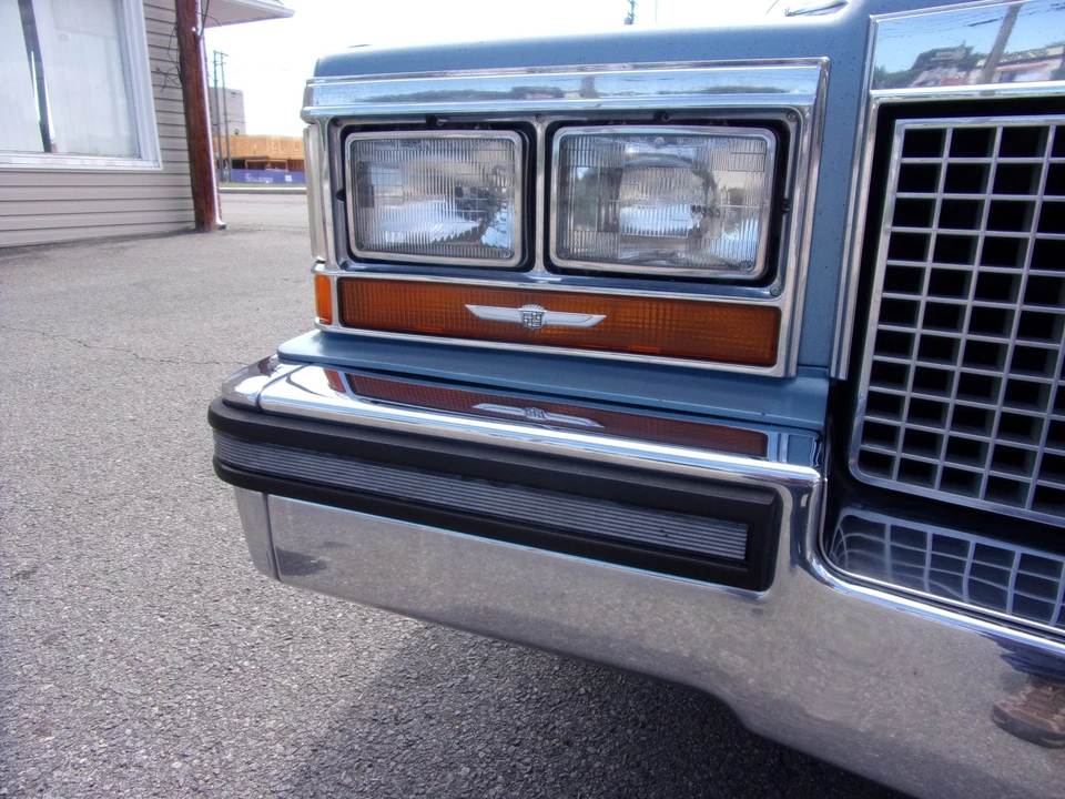 1987 Cadillac Brougham - Image 18 of 31