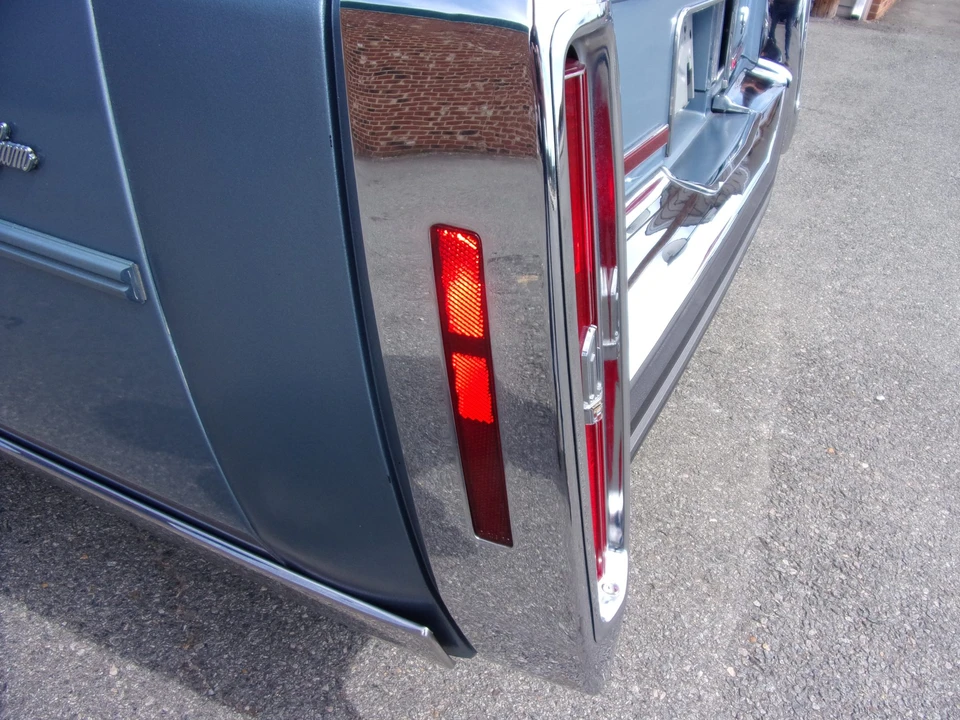 1987 Cadillac Brougham - Image 24 of 31
