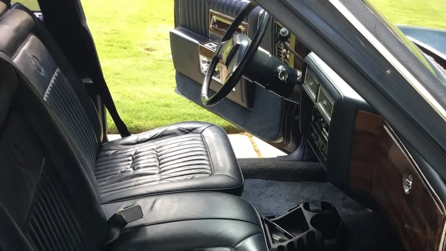 1987 Cadillac Brougham - Image 2 of 4