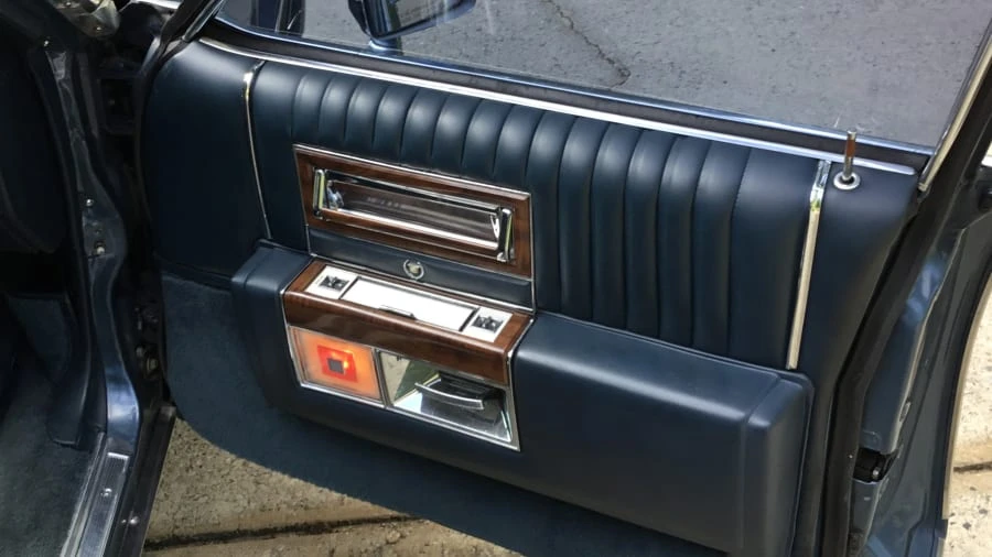 1987 Cadillac Brougham - Image 3 of 4