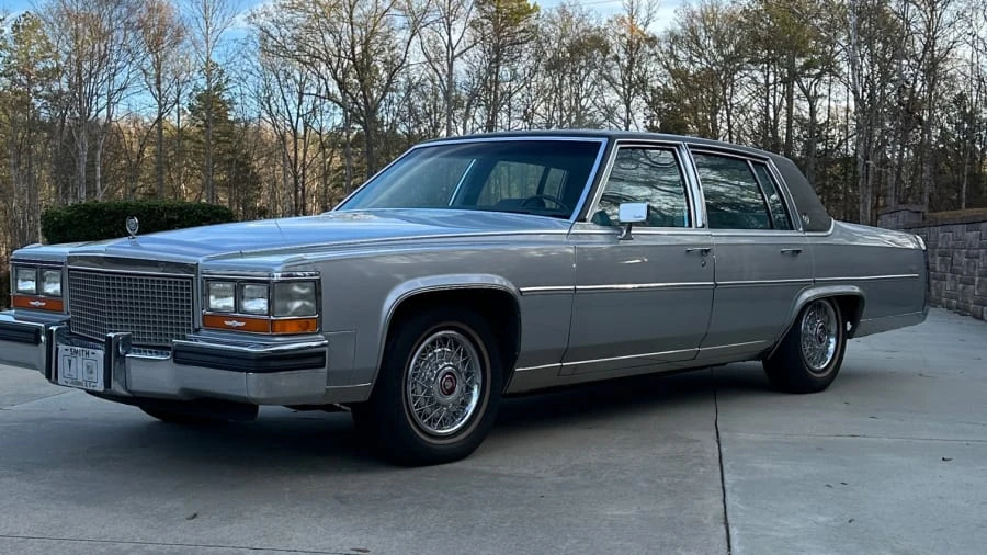 1987 Cadillac Brougham - Image 2 of 2