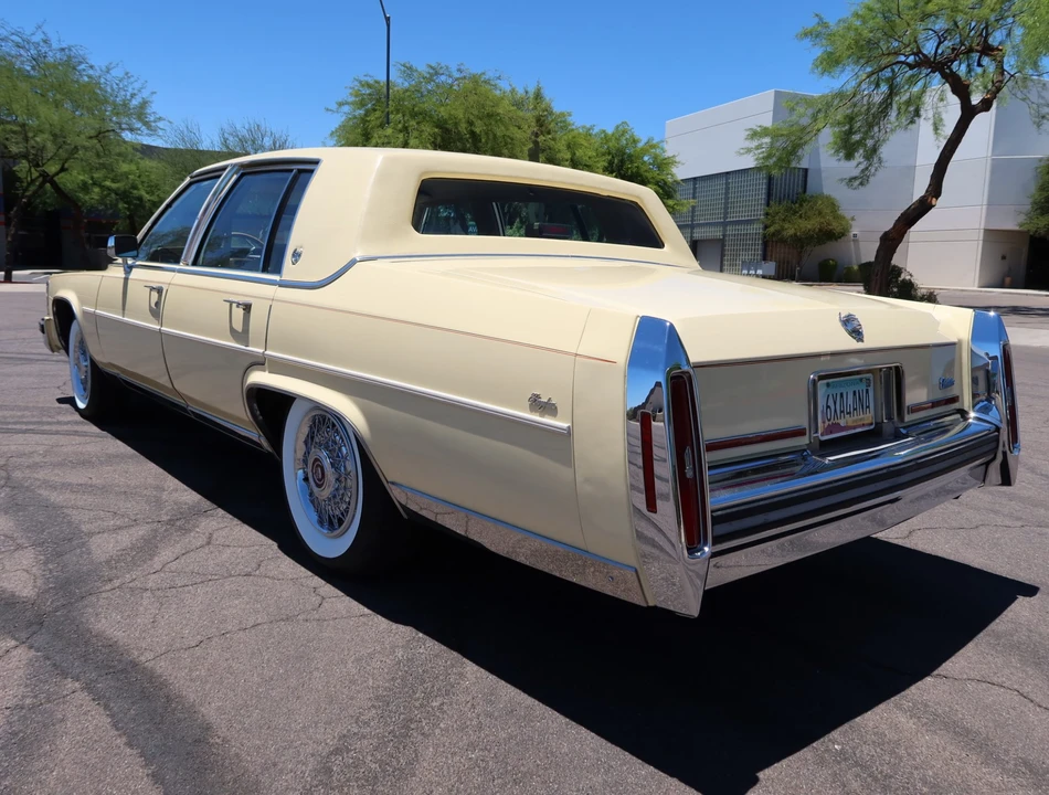 1987 Cadillac Brougham - Image 10 of 31