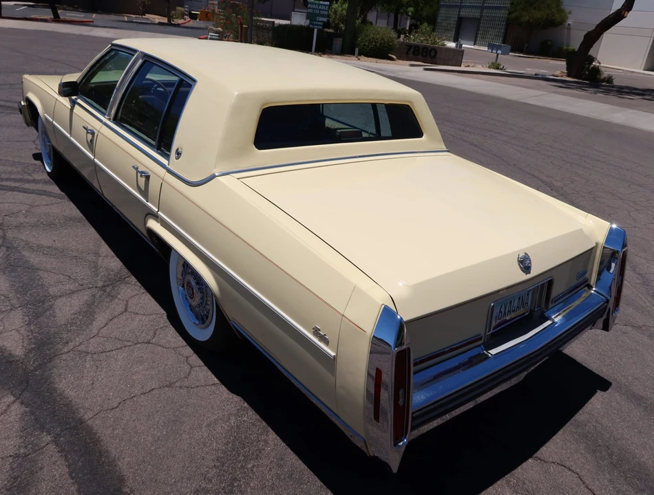 1987 Cadillac Brougham - Image 9 of 31