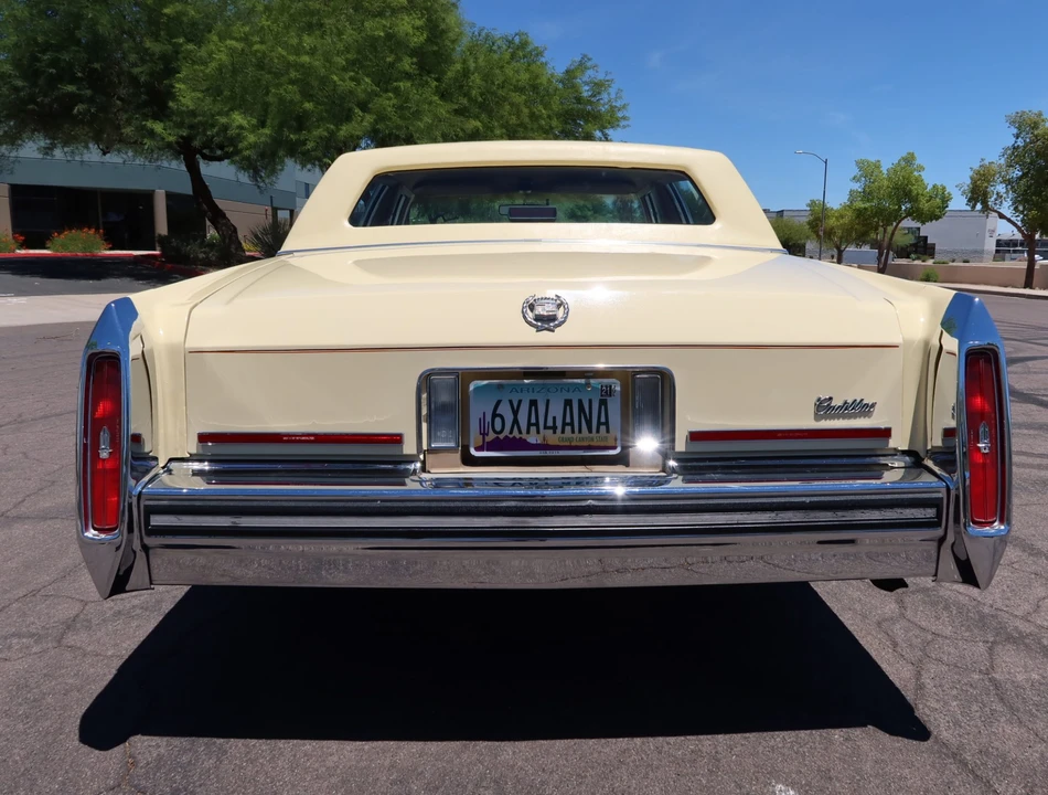 1987 Cadillac Brougham - Image 22 of 31