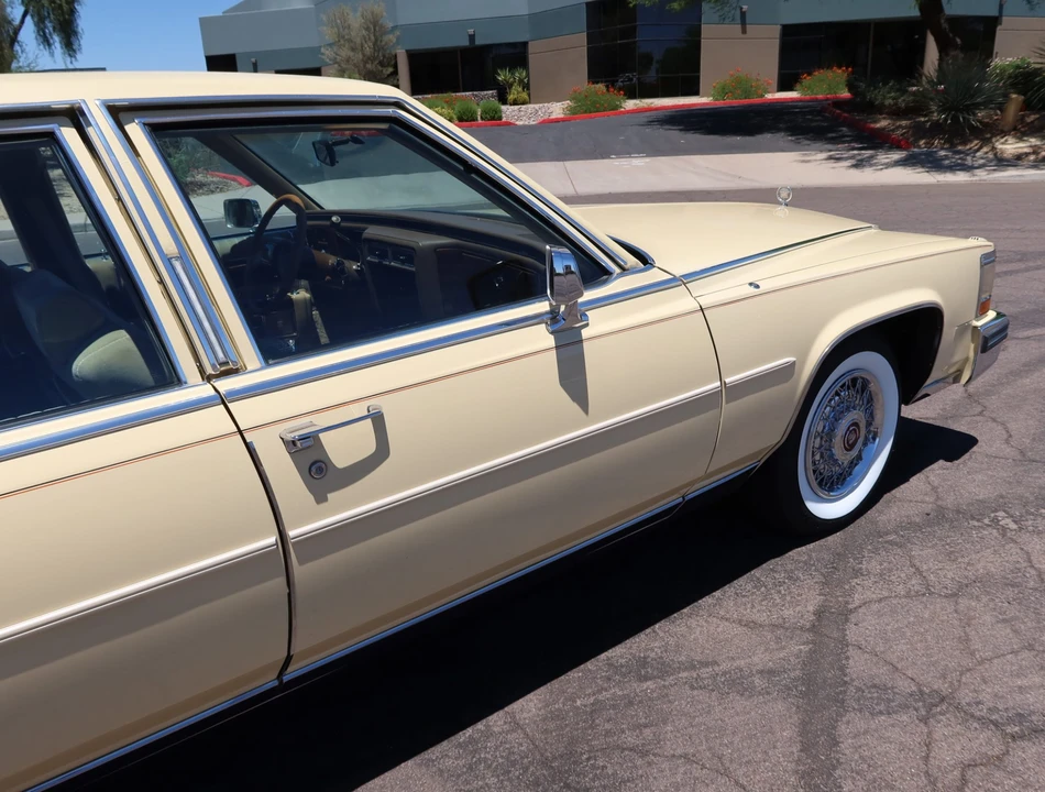 1987 Cadillac Brougham - Image 19 of 31