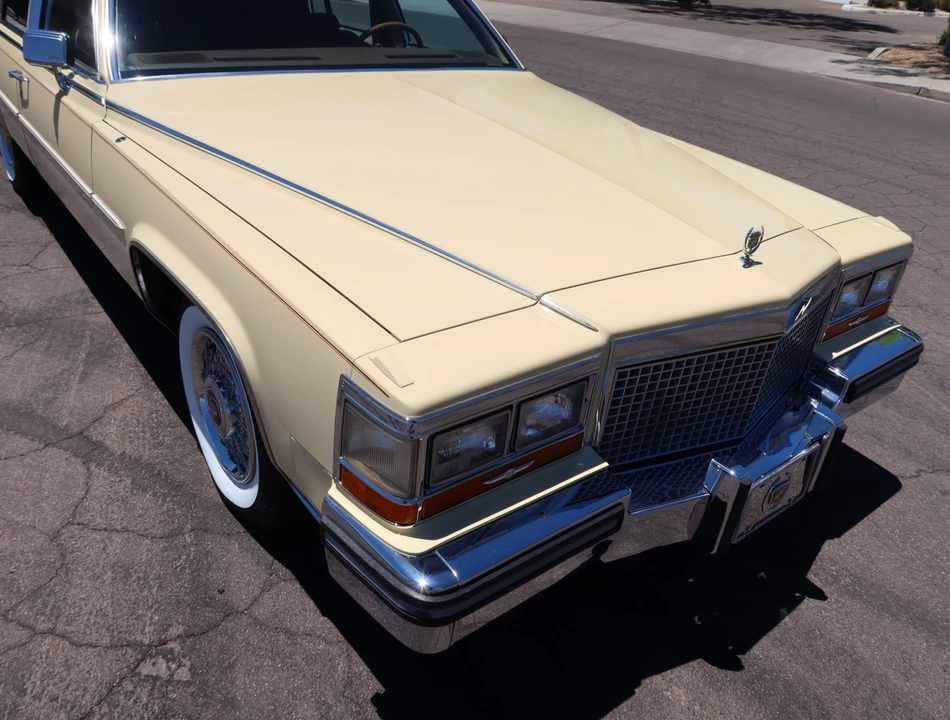 1987 Cadillac Brougham - Image 17 of 31