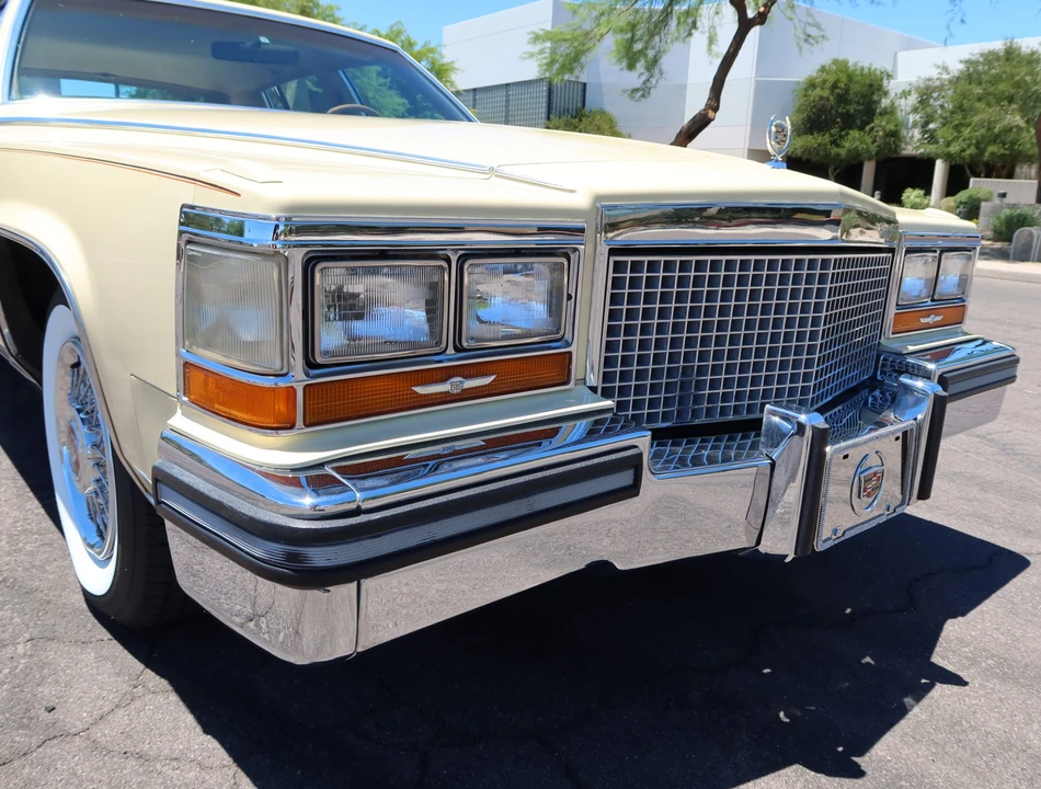 1987 Cadillac Brougham - Image 16 of 31