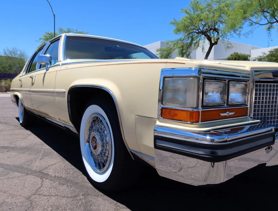 1987 Cadillac Brougham - Image 15 of 31