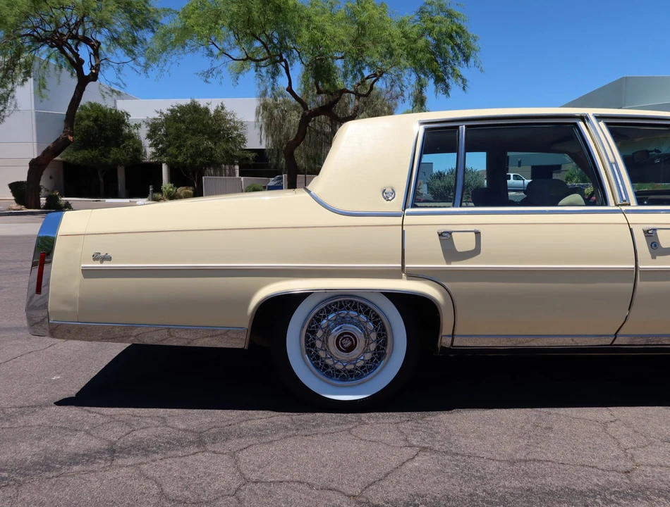 1987 Cadillac Brougham - Image 20 of 31