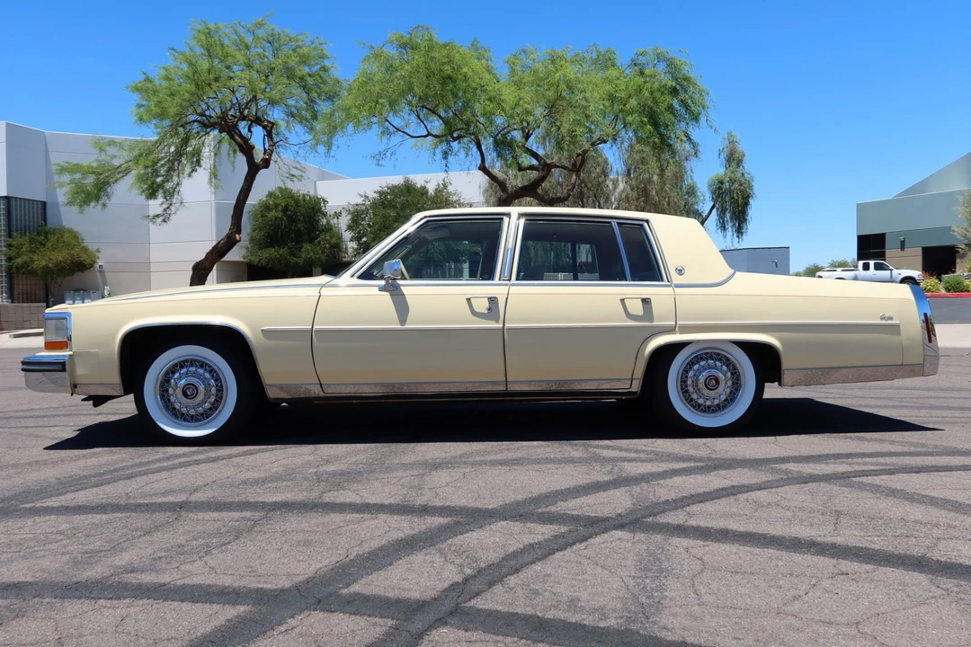1987 Cadillac Brougham - Image 7 of 31