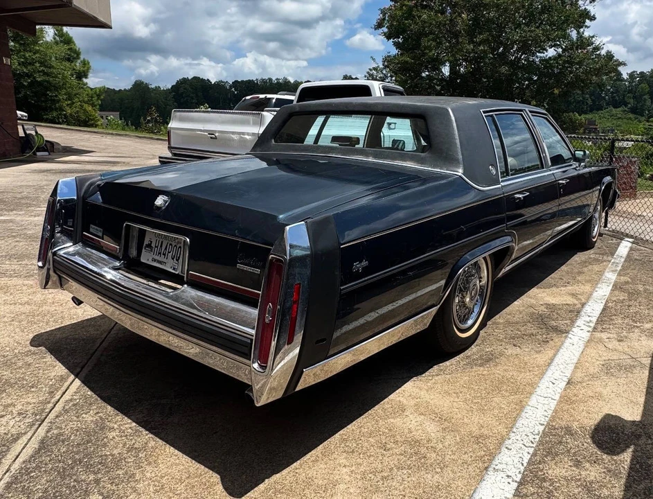 1987 Cadillac Brougham - Image 7 of 31