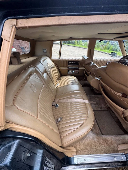 1987 Cadillac Brougham - Image 21 of 31