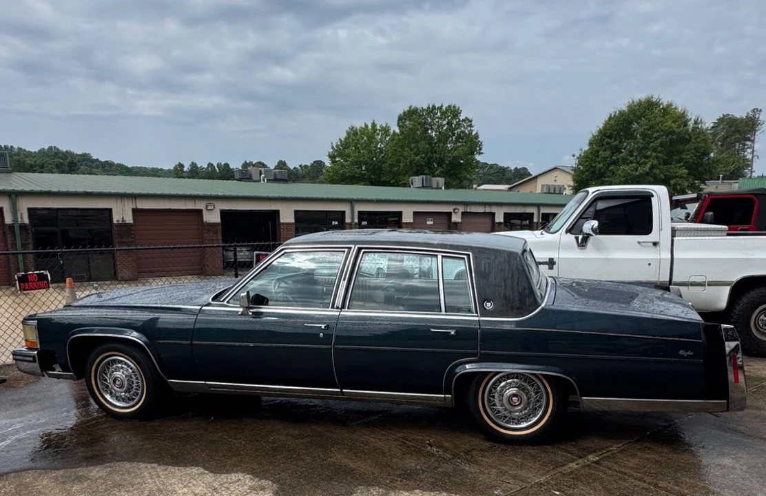 1987 Cadillac Brougham - Image 4 of 31