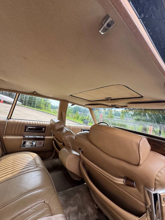 1987 Cadillac Brougham - Image 20 of 31
