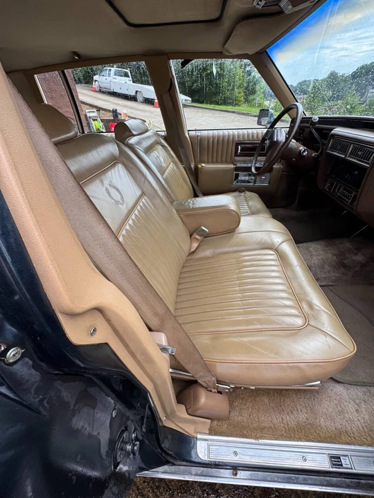 1987 Cadillac Brougham - Image 14 of 31