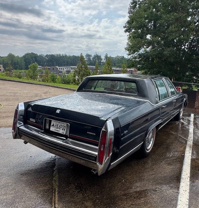 1987 Cadillac Brougham - Image 8 of 31