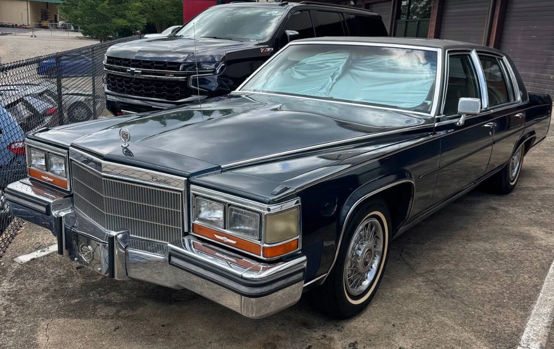 1987 Cadillac Brougham - Image 2 of 31