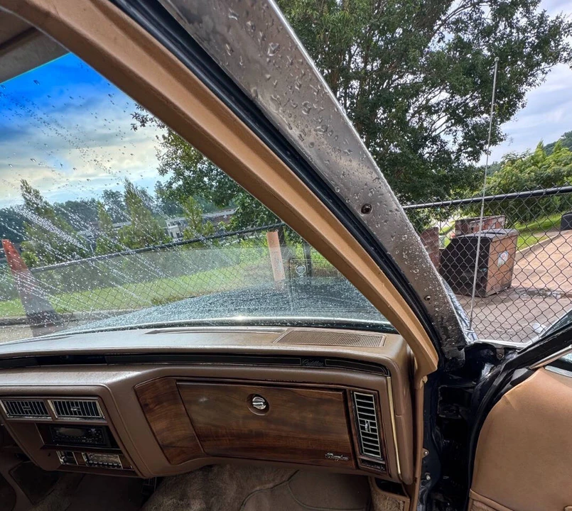 1987 Cadillac Brougham - Image 11 of 31