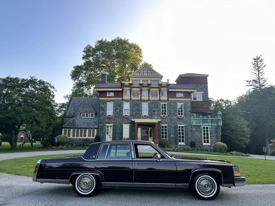 1987 Cadillac Brougham - Image 8 of 17