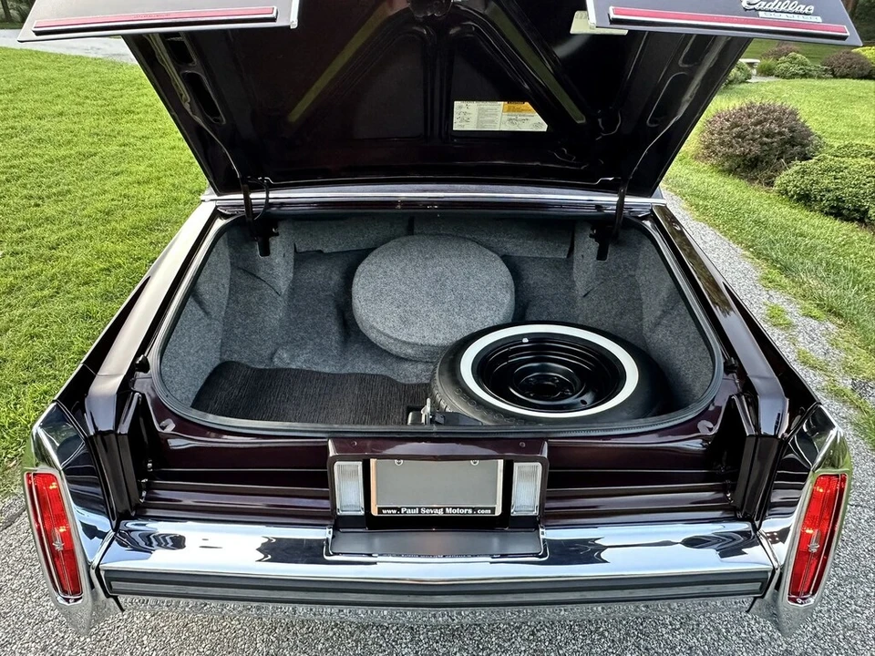 1987 Cadillac Brougham - Image 16 of 17