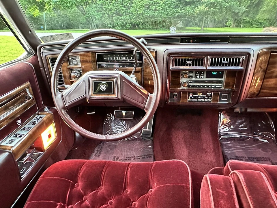 1987 Cadillac Brougham - Image 10 of 17