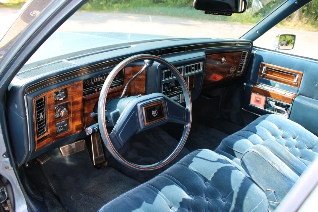 1987 Cadillac Brougham - Image 19 of 21