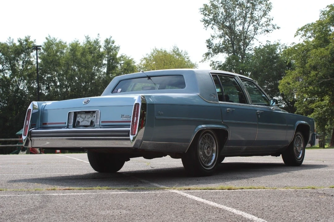 1987 Cadillac Brougham - Image 5 of 12