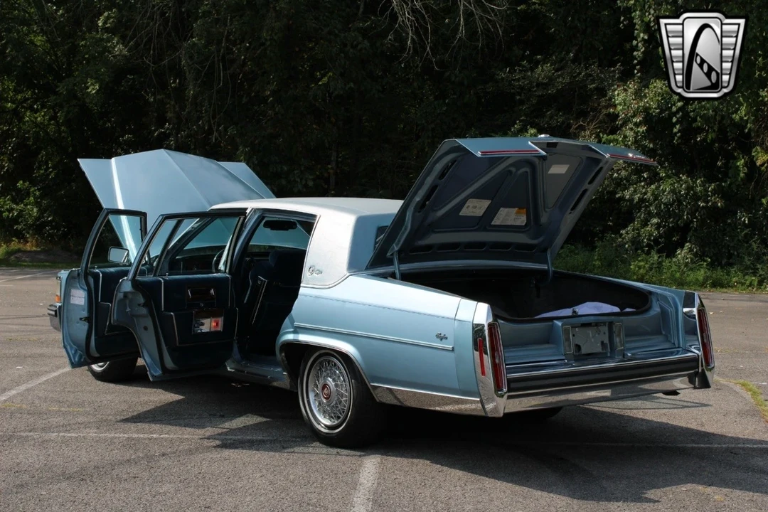 1987 Cadillac Brougham - Image 9 of 12