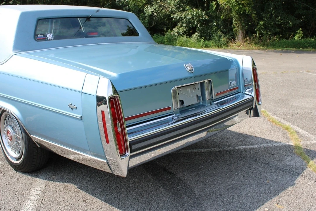 1987 Cadillac Brougham - Image 16 of 21