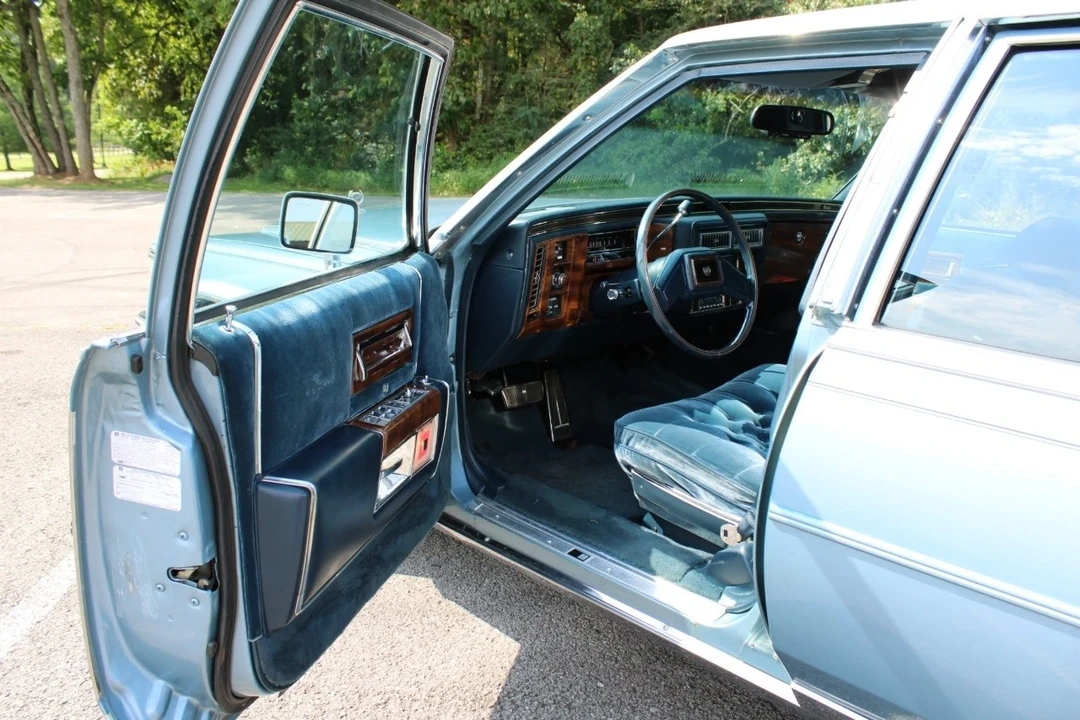 1987 Cadillac Brougham - Image 18 of 21