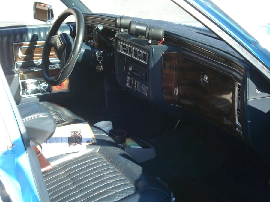 1987 Cadillac Brougham - Image 4 of 8