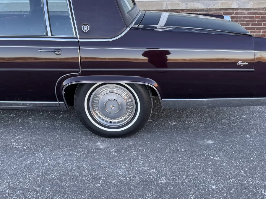 1987 Cadillac Brougham - Image 4 of 11