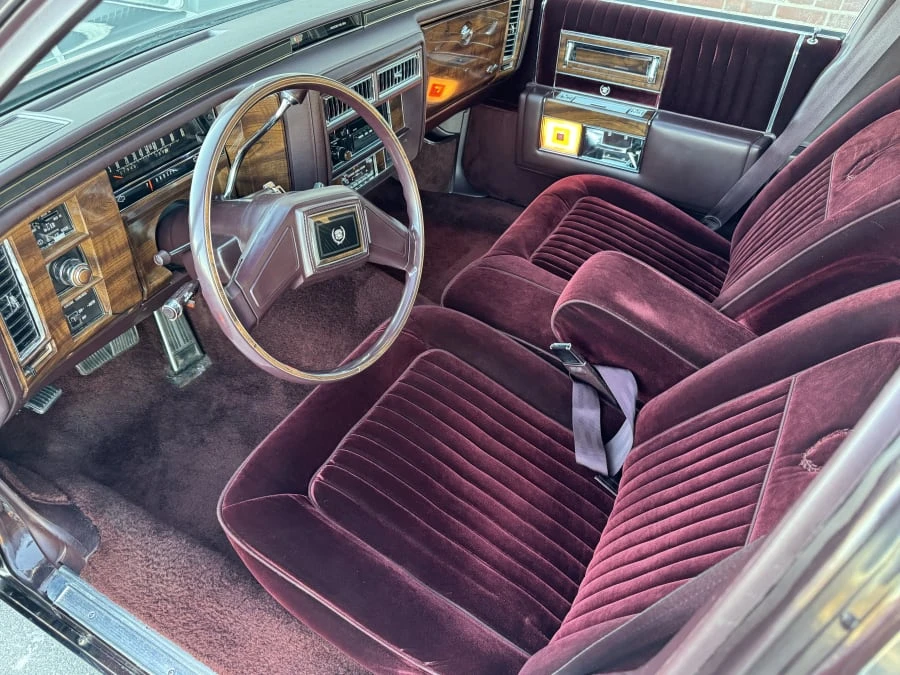 1987 Cadillac Brougham - Image 5 of 11